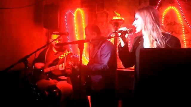 Facebook Status (Open-mic at the Highlander) смотреть онлайн