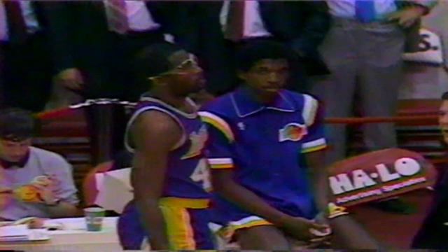 80's Michael Jordan dominates the Los Angeles Lakers - A HOF Battle in Chicago смотреть онлайн