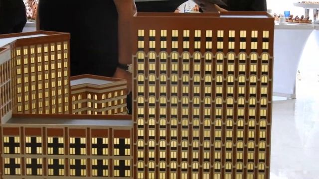 ЖК "Серебряный фонтан" от Группы "Эталон" - макет в офисе продаж на площадке. Крупные планы. смотреть онлайн