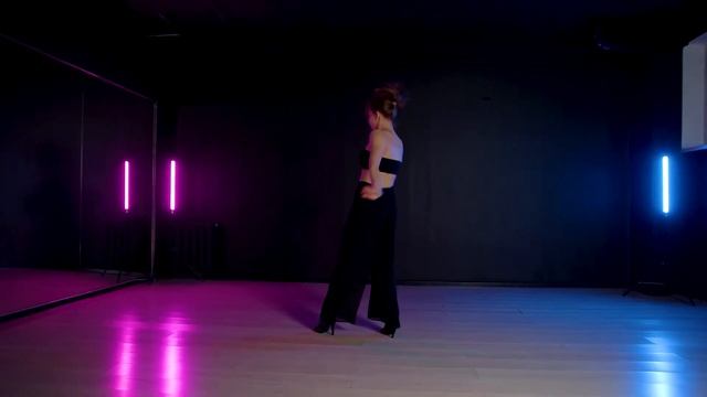 Иностранец - Виктория Савенко смотреть онлайн