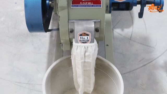 10 Inch Stone Flour Mill/ Attachakki/Vertical Flour Mill 📲+91 9624242578 смотреть онлайн