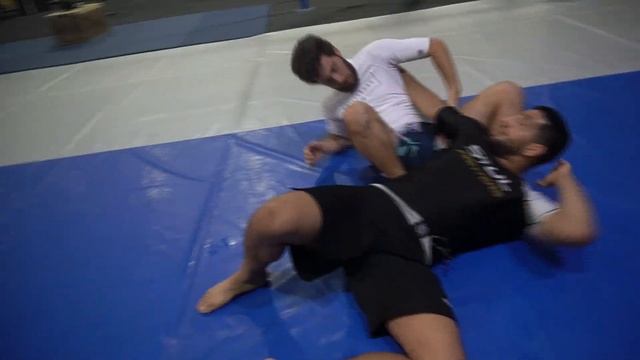 Capoeira Master Trains with the Jiu-Jitsu World Champion(I IMPRESSED HIM) смотреть онлайн