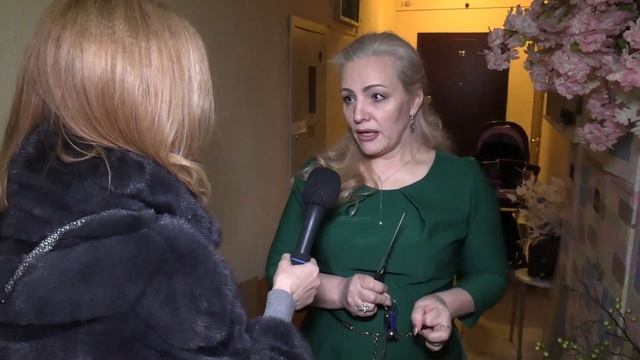 Шедевры Анжелики Горбатовой: самые красивые подъезды Кузнечиков. смотреть онлайн