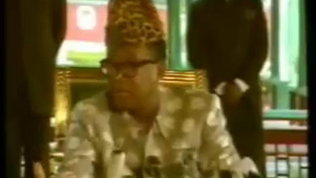 Mobutu face aux journalistes le 24 Avril 1990 apres son discours de democratisation смотреть онлайн