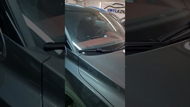 Geely Coolray - притемнили фары полиуретановой плёнкой, забронировали под ручками, затонировали смотреть онлайн