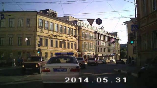 Полиция нарушает ПДД смотреть онлайн