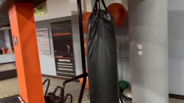 What Gyms In Colombia Look Like 🇨🇴| Working Out In Medellin смотреть онлайн