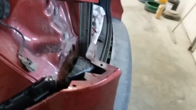 How to Remove the Rear Bumper on a Ford Escape смотреть онлайн