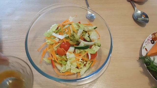 Салат из пекинской капусты с творожным сыром смотреть онлайн