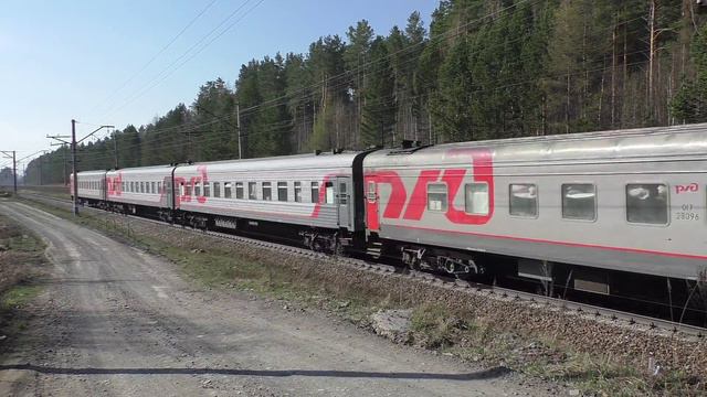Электровоз ЭП2К-169 с поездом №109 Новый-Уренгой - Москва смотреть онлайн
