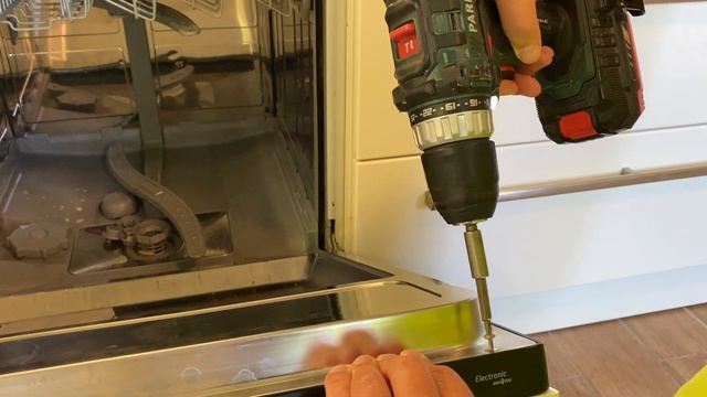 Geschirrspüler Frontblende ausbauen / einbauen - BOSCH смотреть онлайн