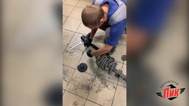Замена опорных чашек Вольво XC90 смотреть онлайн