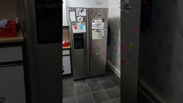 Обзор Холодильника Hisense RS694N4TIE American Fridge Freezer Side by Side смотреть онлайн