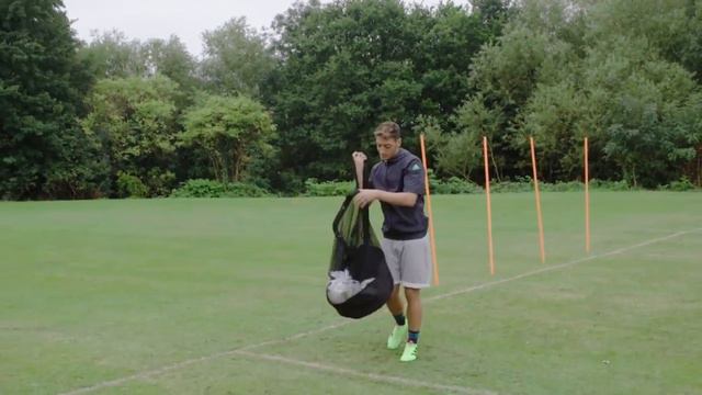 adidas Играй пяткой Как Озил Покажи, кто здесь босс смотреть онлайн