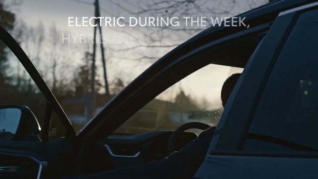 Toyota Rav4 Plug-in Hybrid Electric смотреть онлайн