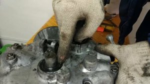 Разбираю Кпп мотоцикла Урал.