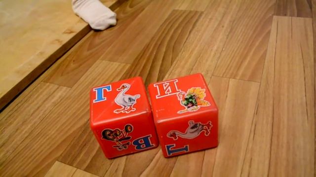 Развивающие игры: ДЕТСКИЕ КУБИКИ АЛФАВИТ | Как играть в кубики? | УРОК №1 – Ищем парные картинки! смотреть онлайн