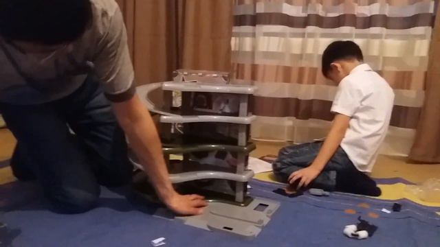 Дед Мороз на Новый Год принес подарок Военный гараж паркинг \ Military garage parking смотреть онлайн