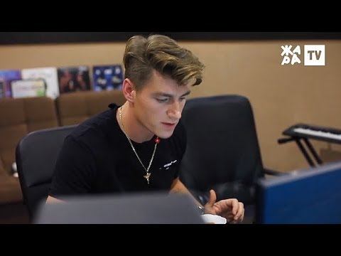 Алексей Воробьев написал песню для начинающего певца Alex Simons смотреть онлайн