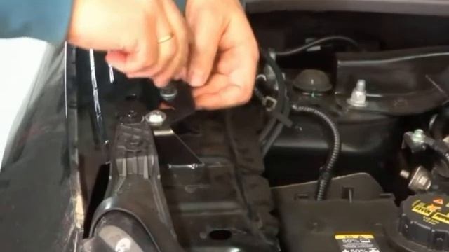 Ford Explorer V (2011) - установка упоров / амортизаторов капота смотреть онлайн