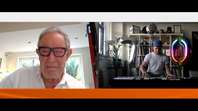 Son surprises his father by playing piano for his 70th birthday смотреть онлайн