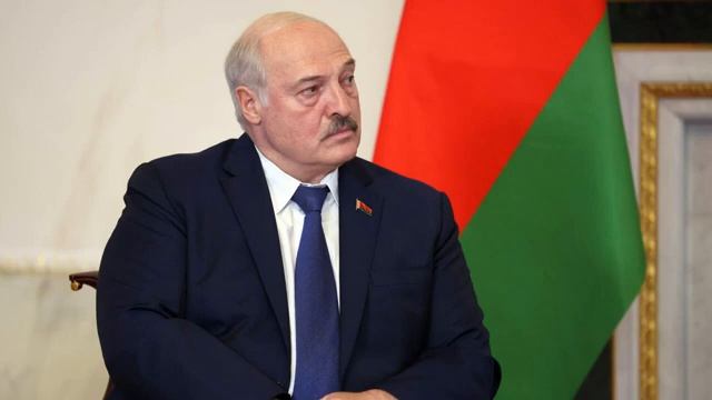 CША завизжали! Лукашенко выходит на ТРОПУ ВОЙНЫ в поддержку России __ Приготовьт.mp4