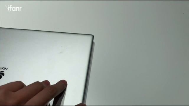【爱范儿视频】MWC 华为 Matebook 上手：笔记本也能全面屏？ смотреть онлайн