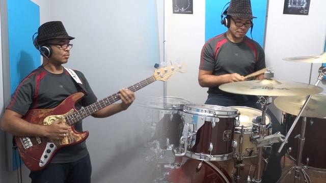 Baixo Bateria Ozeas fender смотреть онлайн