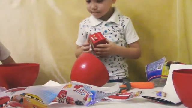 Мега яйцо с игрушкой Sweet Box/ огромный свитбокс с сюрпризом тачки из магазина Лента