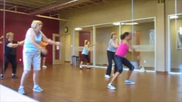 ZUMBA GOLD® 50-MIN CLASS | Full Video 9 | Senior Dance Fitness | Workout from Home | We Keep Moving смотреть онлайн