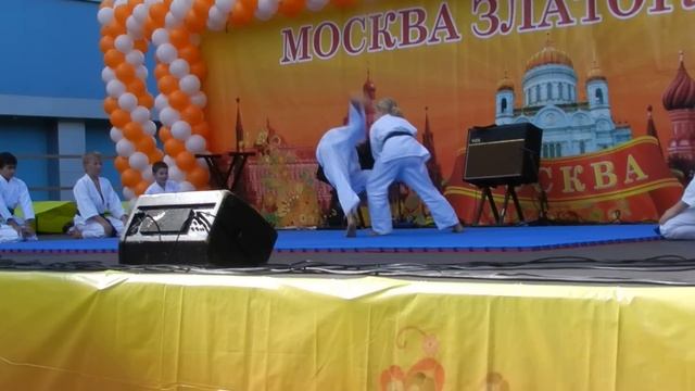 Выступление юных айкидок на Дне горда Москвы 2011 смотреть онлайн