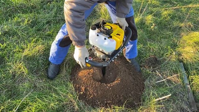 Миниобзор мотобура Huter GGD-300 в работе. Удачная покупка на Озон.