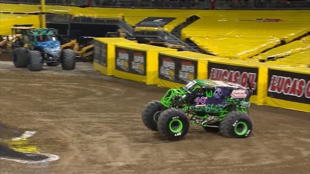 Monster Jam Urban Assault Showroom 1 Modern Remake смотреть онлайн