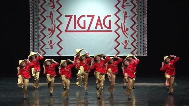 ансамбль народного стилизованного танца "Гармония " . "Орыси". смотреть онлайн