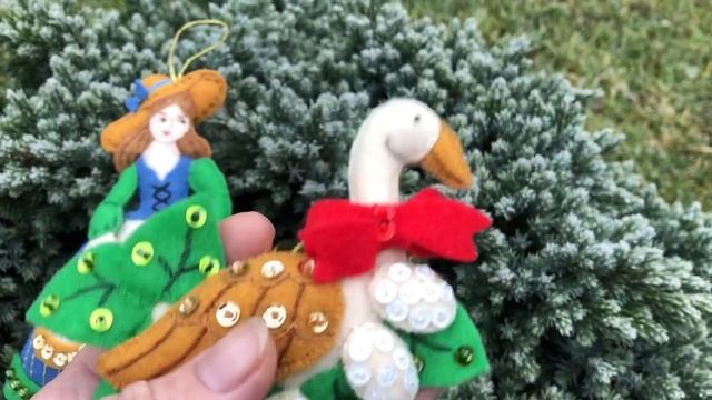 Готовы ещё две новогодние игрушки от Bucilla. смотреть онлайн