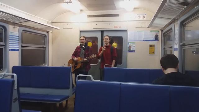 Музыканты в электричке. Казанская ветка. 20.04.19 смотреть онлайн