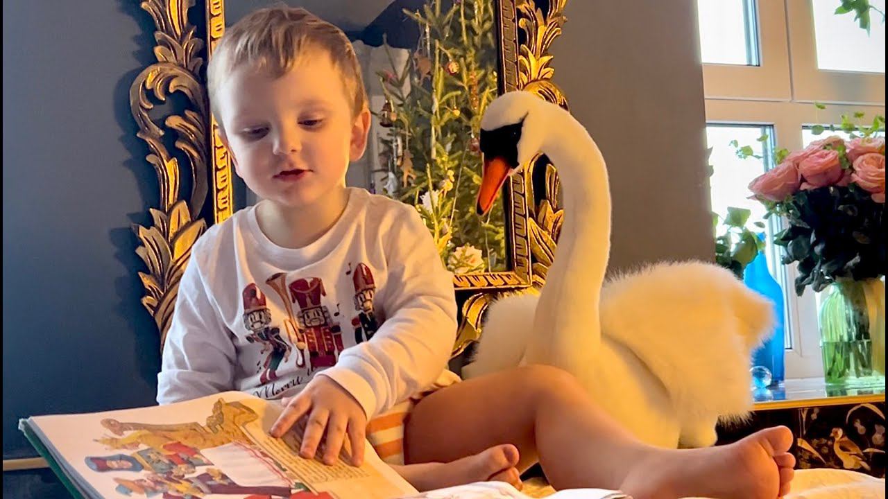 Gavriil And Pushkin's Swan-Princess - Гавриил и пушкинская Царевна-Лебедь