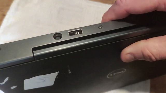 Dell Latitude E7240 How To Remove and Replace The Fan смотреть онлайн