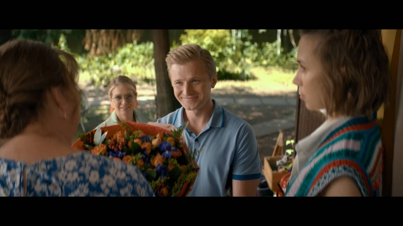 Смотрите трейлер к новому фильму "Праздники" смотреть онлайн