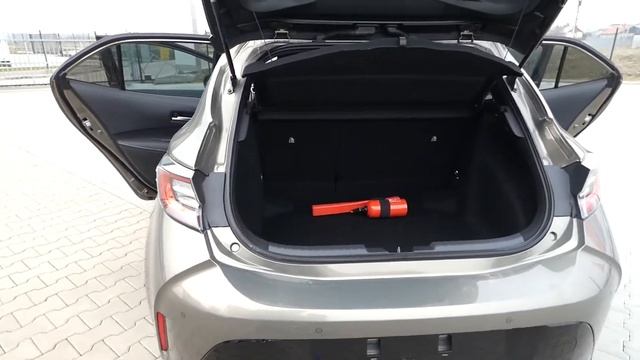 Toyota Corolla 1.8 Hybrid Comfort Style Tech смотреть онлайн
