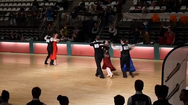NK Debutanten 2013 Ballroom 1e ronde Dirk en Bianca Tango смотреть онлайн