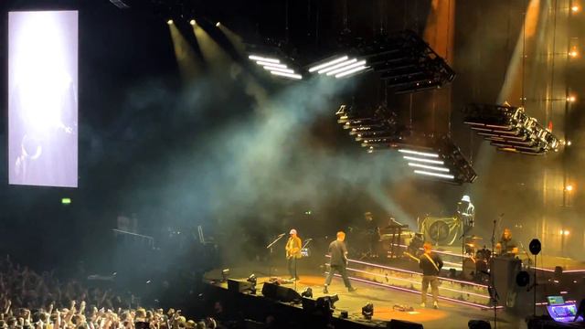 Sam Fender Get You Down Live @ 3Arena Dublin [HQ Audio] смотреть онлайн