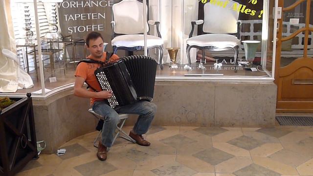 Bach Passacaglia, played on an accordion смотреть онлайн