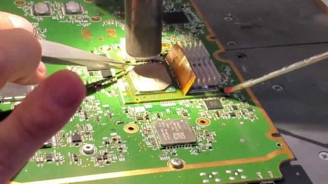 Замена процессора Tesla Model S / Replacing the processor Tesla Model S. Part 1 смотреть онлайн