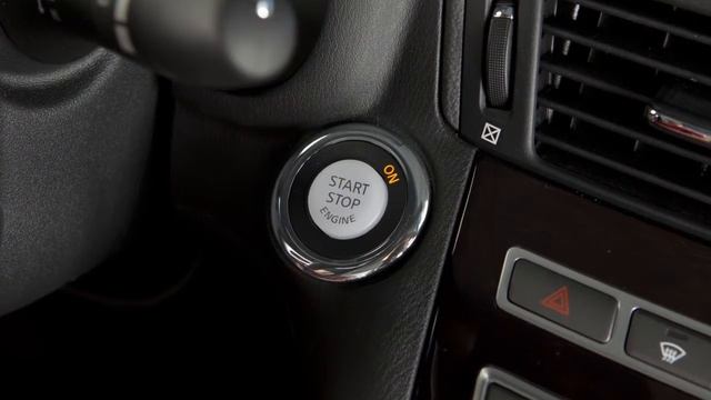 2014 Infiniti Q70 - Power Outlets смотреть онлайн