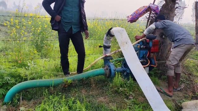 ऊंचे नीचे खेतों में सिंचाई करना/5 inch plastic big pipe/राजकोट/Diesel engine Pump/8hp Pump/वाटरपंप смотреть онлайн