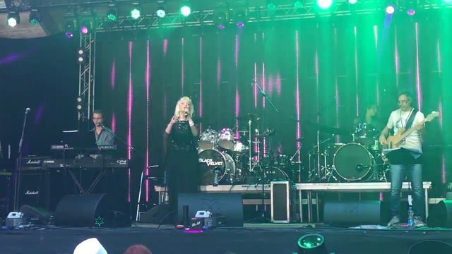 Marju Länik - Vaid Sinu Juures On Nii Hea(Live) смотреть онлайн