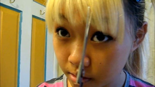 How I Cut Blunt/Straight Bangs смотреть онлайн