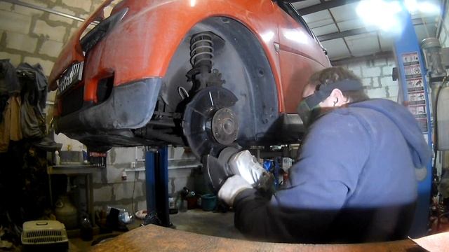 Замена тормозных дисков и колодок на смарте 451 (smart brake replacement) смотреть онлайн