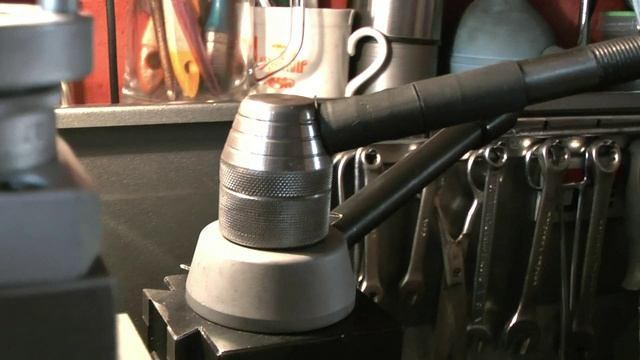 Фрезеровка резцедержателя на настольном токарном станке.mp4 смотреть онлайн